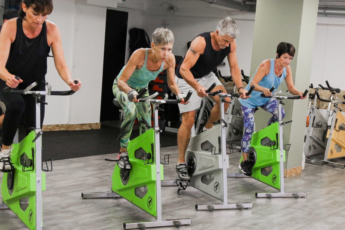 cours collectif de vélo en salle